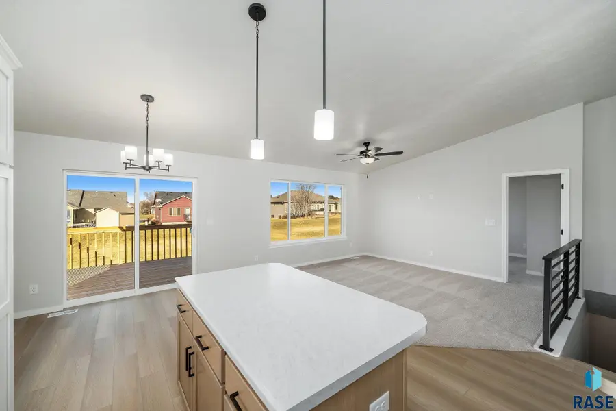 917 N Main St, Lennox, SD 57039 - #2