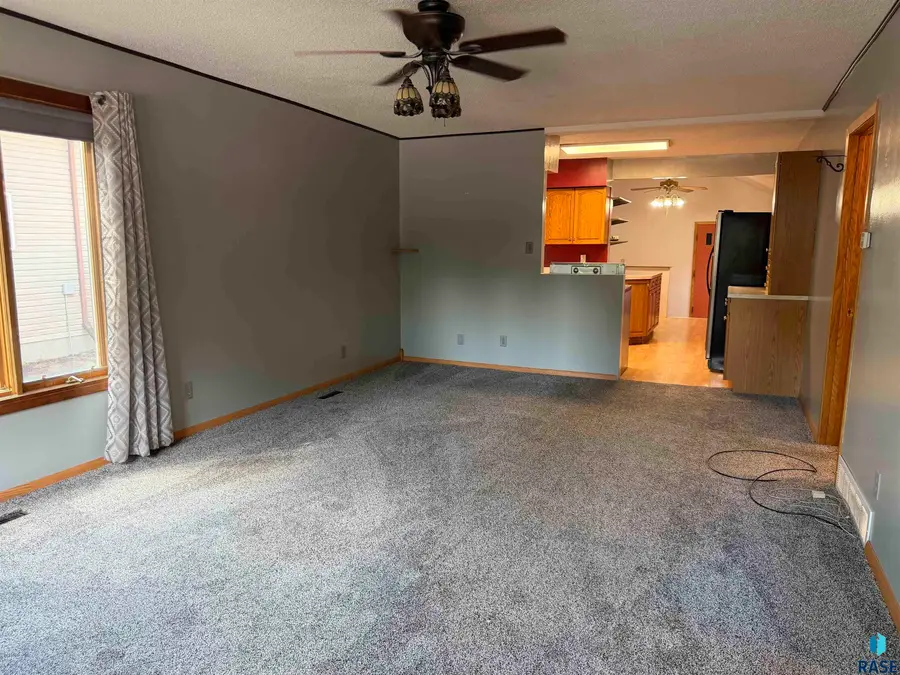 610 E 3rd St, Bridgewater, SD 57319 - #3