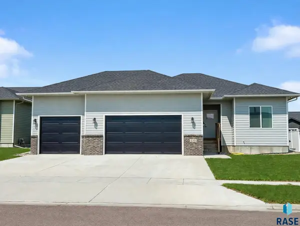 110 Atlantic Cir, Harrisburg, SD 57032