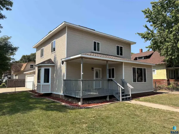 425 2nd St Se, Watertown, SD 57201