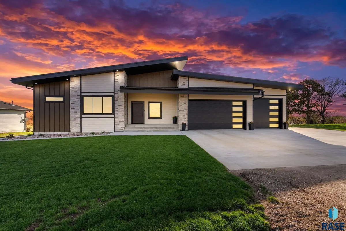6319 Stoney Point, Wentworth, SD 57075 - #1
