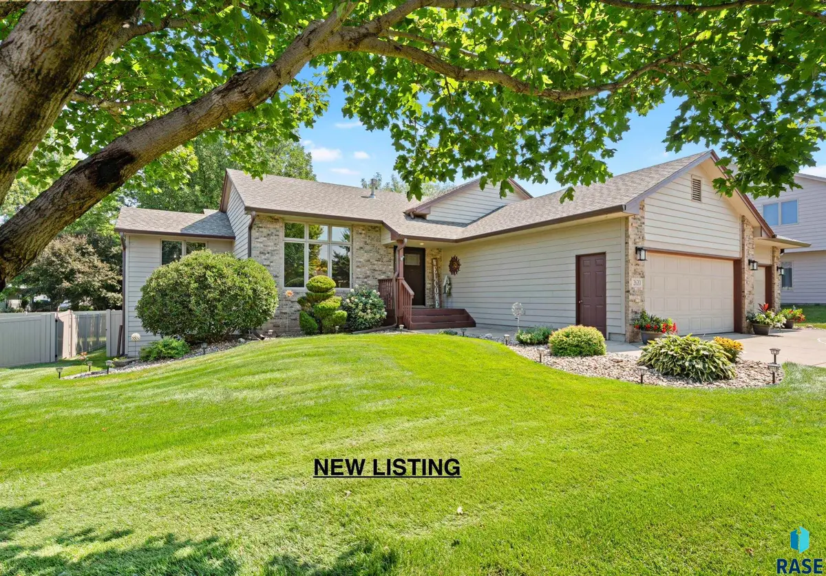 2620 S Rutgers Ave, Sioux Falls, SD 57106 - #1