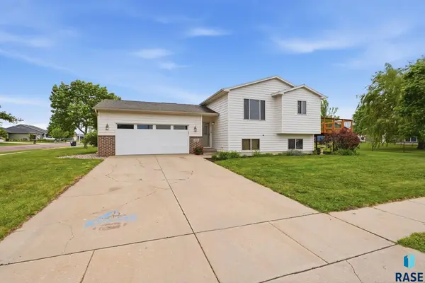 900 S Linden Ave, Harrisburg, SD 57032