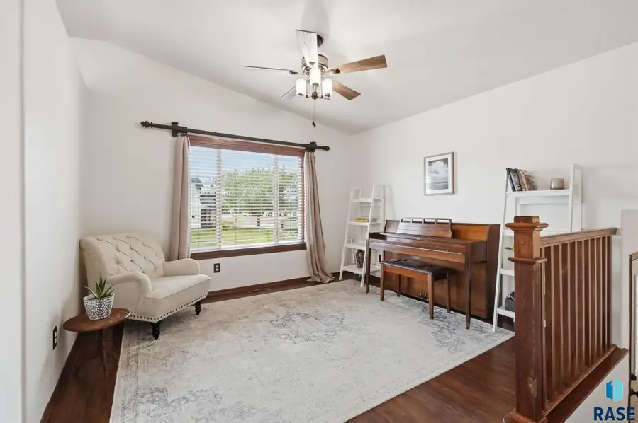 900 S Linden Ave, Harrisburg, SD 57032 - #2