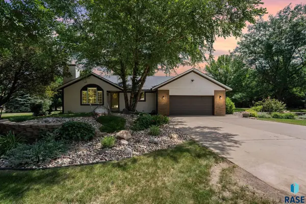 26986 Cactus Pl, Sioux Falls, SD 57108