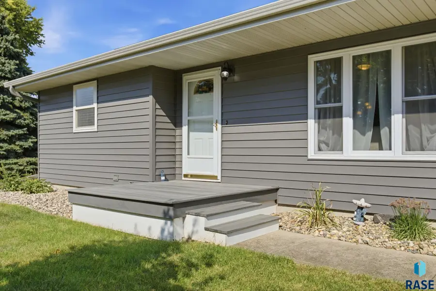 510 N 2nd St, Beresford, SD 57004 - #2