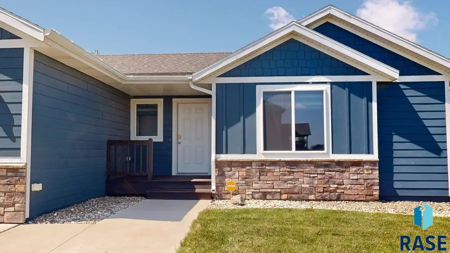 303 Plainside Ave, Harrisburg, SD 57032 - #3