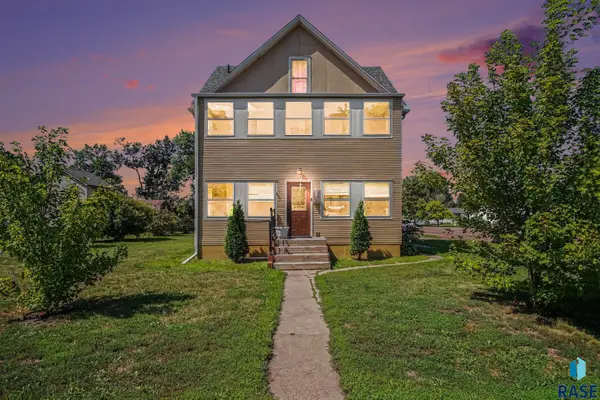 831 N Nebraska St, Salem, SD 57058