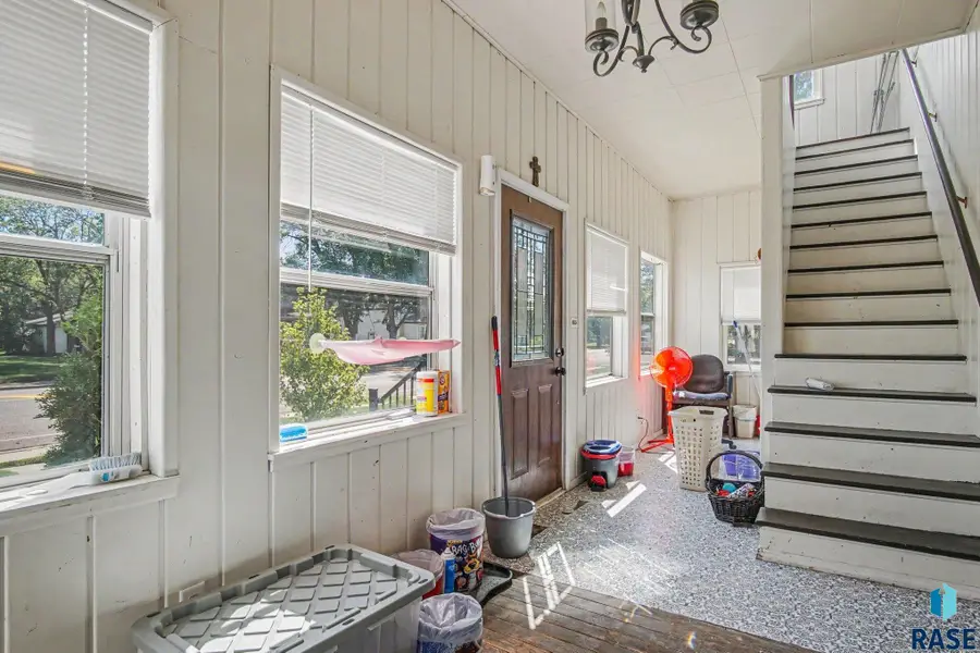 831 N Nebraska St, Salem, SD 57058 - #2