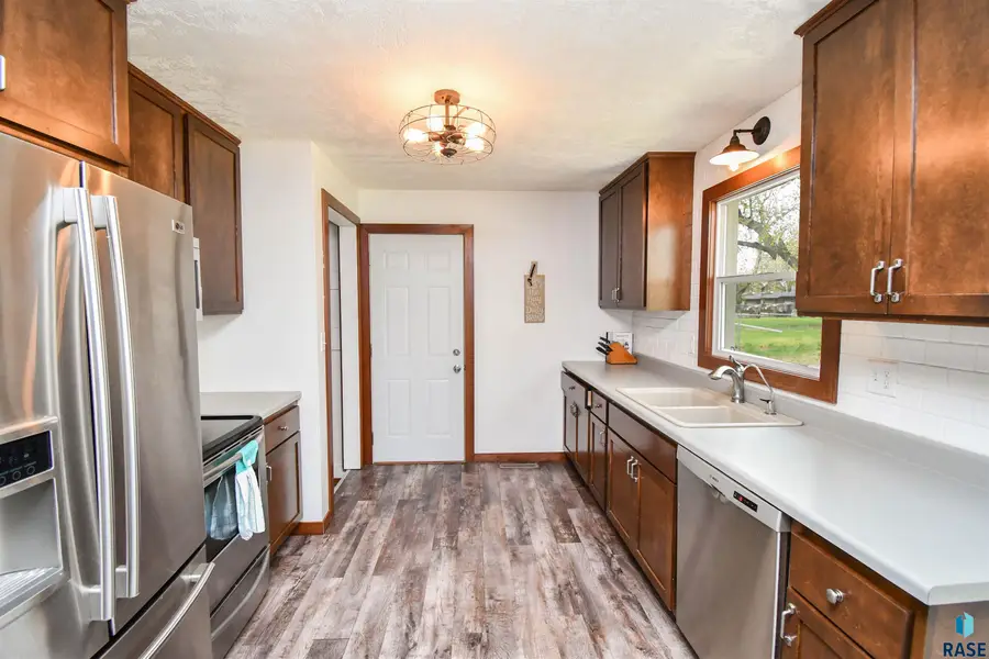 217 N Needles Dr, Brandon, SD 57005 - #2