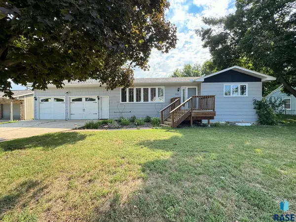 1207 SW 4th Ave, Pipestone, SD 56164