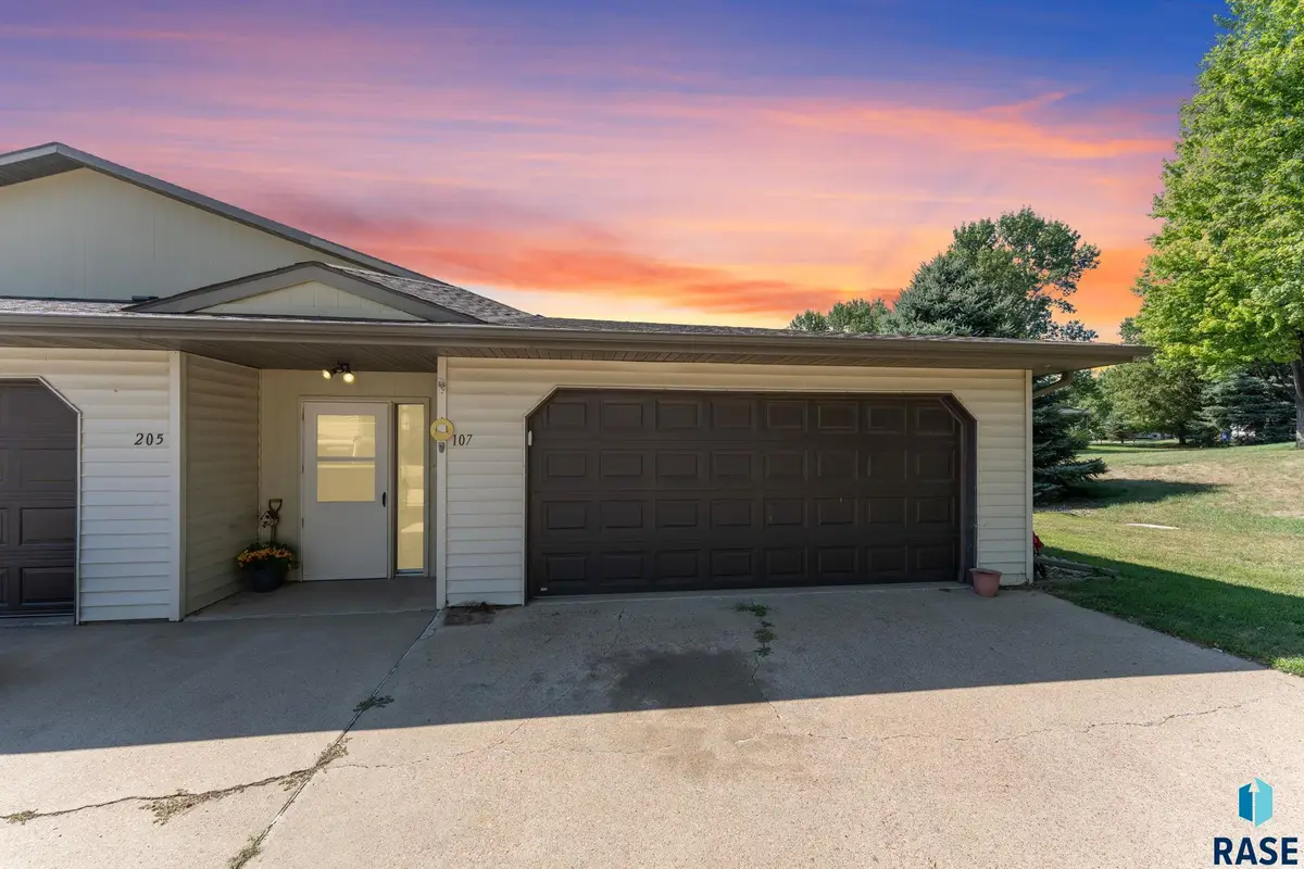 500 N Vandemark Ave #107, Hartford, SD 57033 - #1