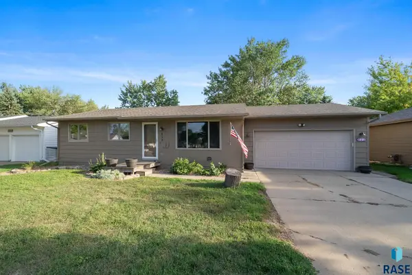 813 E Elm St, Harrisburg, SD 57032