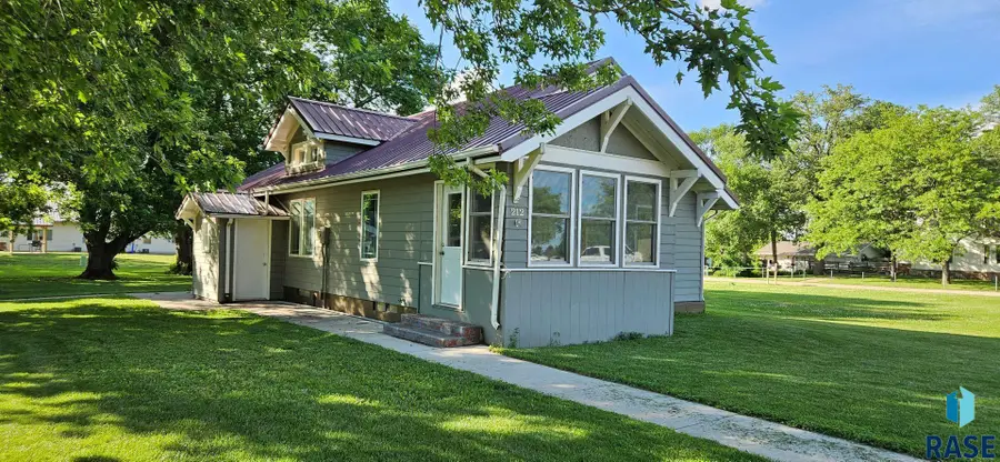 212 N 1st St, Arlington, SD 57212 - #2