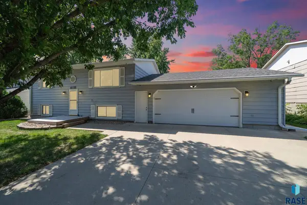 6113 W Cheyenne Dr, Sioux Falls, SD 57106