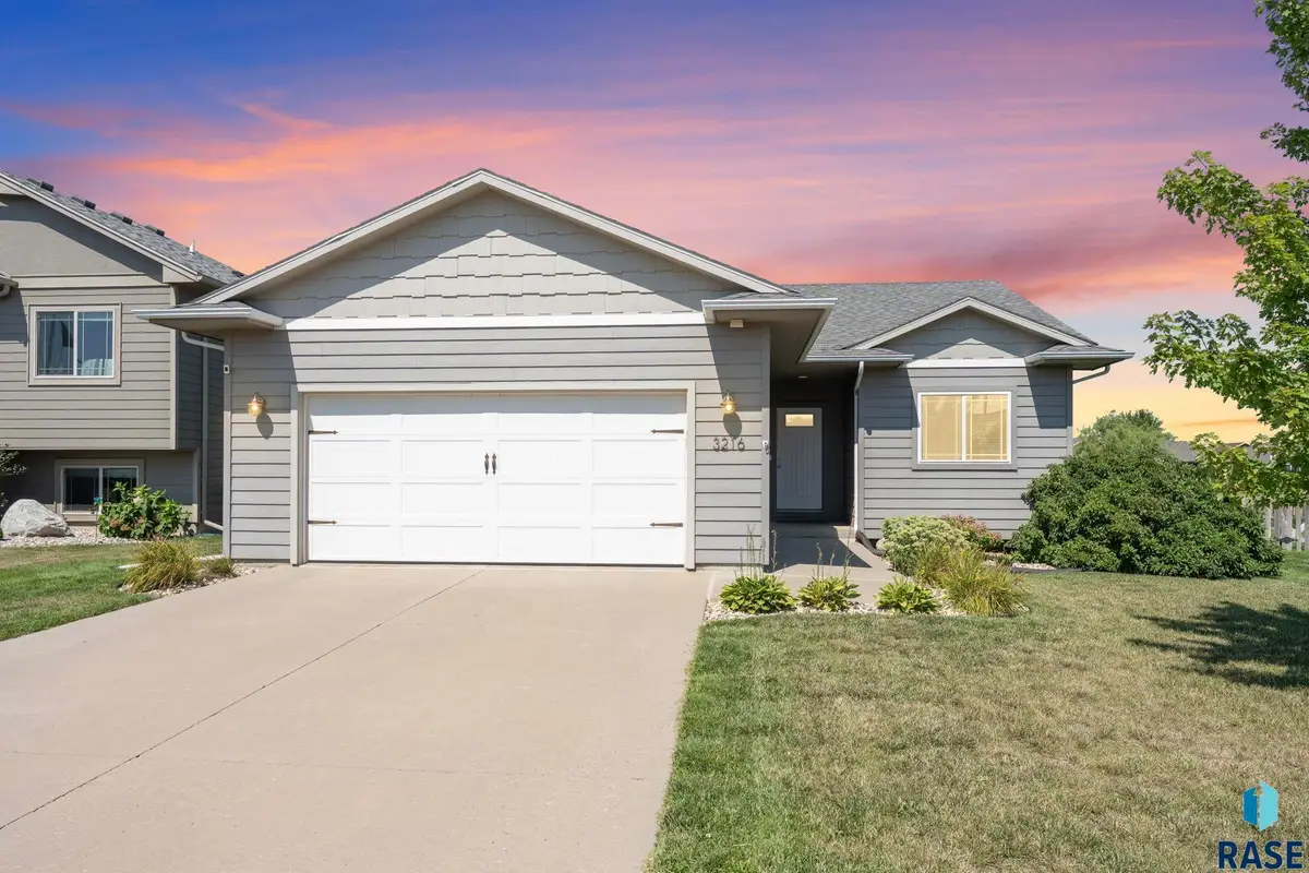 3216 E Brewster St, Sioux Falls, SD 57108 - #1