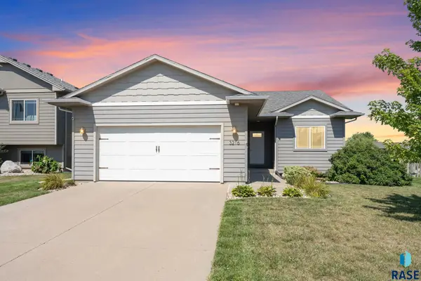 3216 E Brewster St, Sioux Falls, SD 57108
