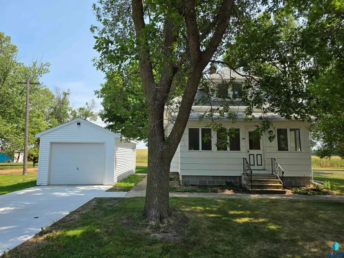 104 Bertha Ave S, Ihlen, MN 56164 - #1