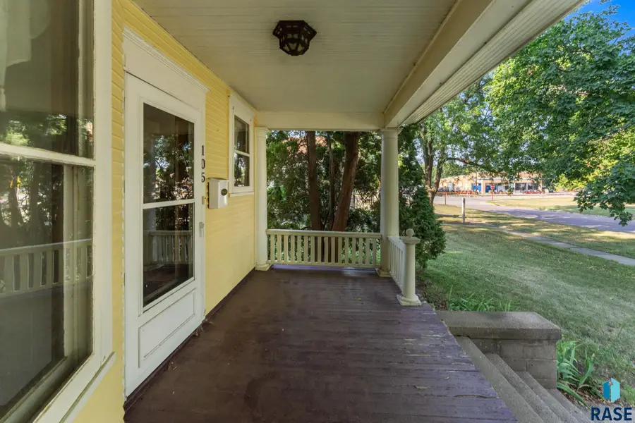 105 S Carroll St, Rock Rapids, IA 51246 - #3