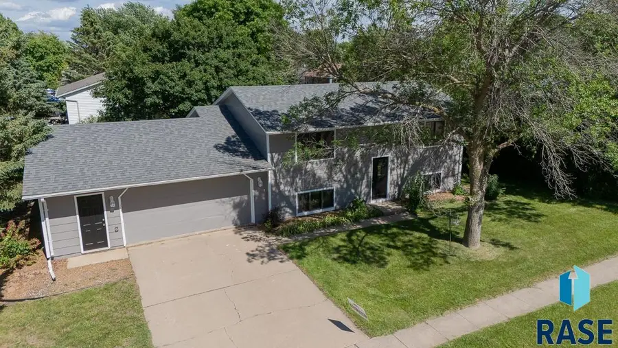1000 S Lakota Ave, Brandon, SD 57005 - #2