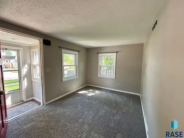 1315 E 22nd St St, Sioux Falls, SD 57105