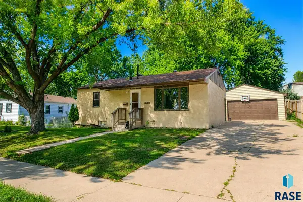 3504 E Claudette Dr, Sioux Falls, SD 57103