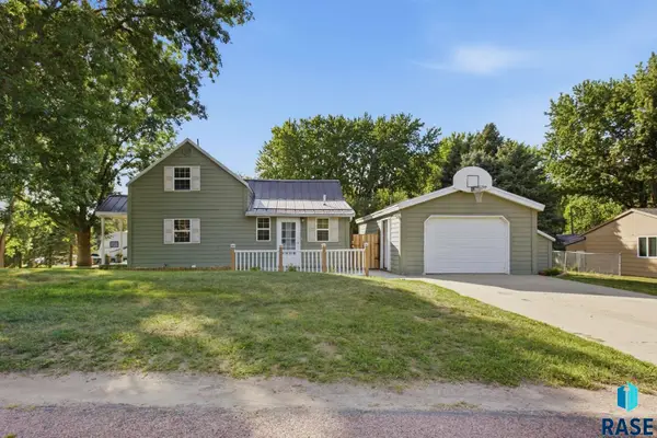 240 Oak Ave, Baltic, SD 57003