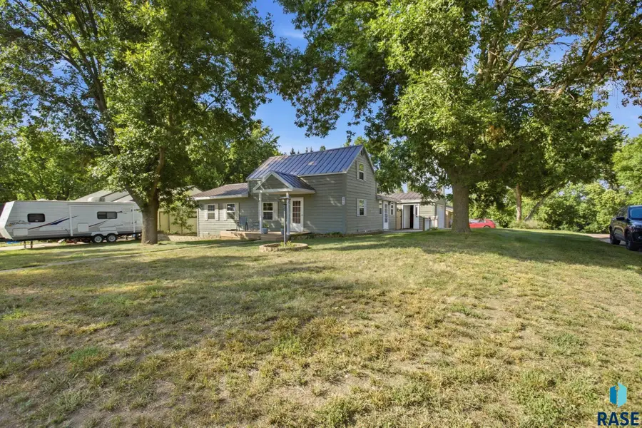 240 Oak Ave, Baltic, SD 57003 - #2