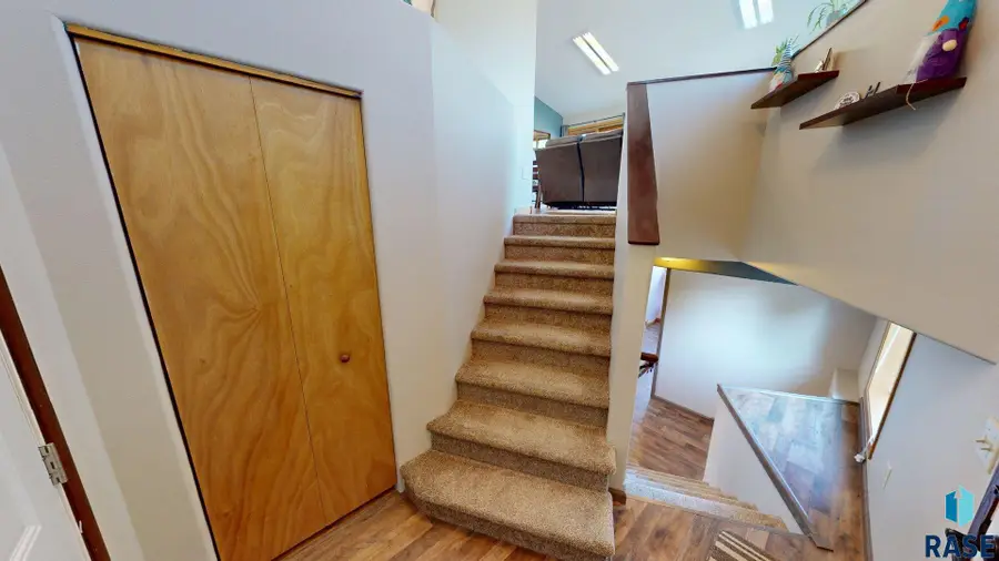114 S 35th St, Brookings, SD 57006 - #2