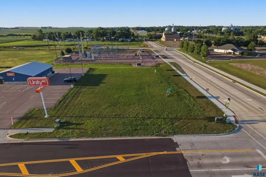 400 W Opal Ln, Hartford, SD 57033 - #2