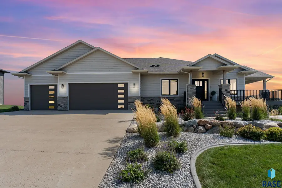 5601 E Chandler Dr, Sioux Falls, SD 57110 - #2