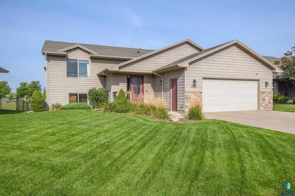 2001 SW Haraldson Ave, Sioux Falls, SD 57106