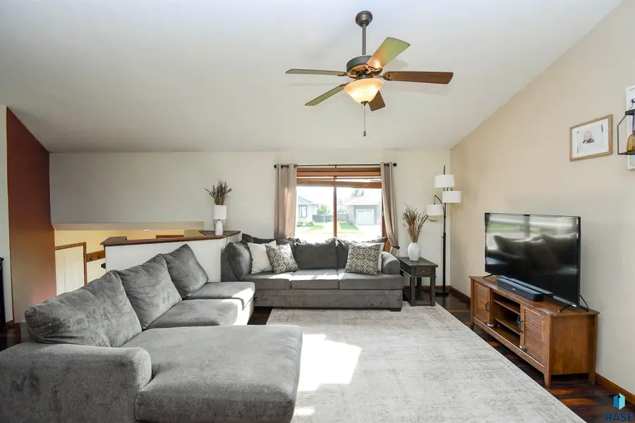2001 SW Haraldson Ave, Sioux Falls, SD 57106 - #2