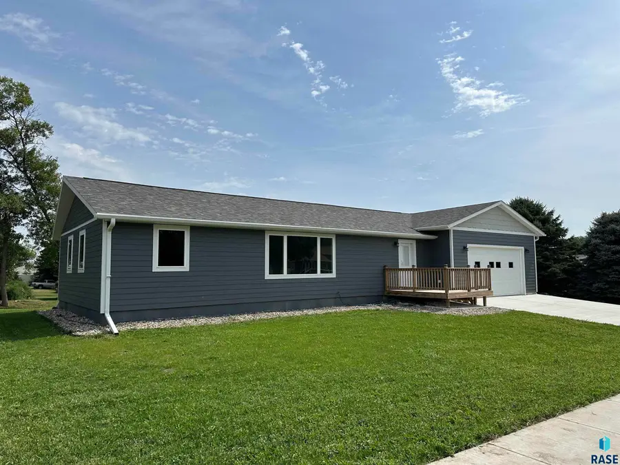 113 Ramm Hts, Madison, SD 57042 - #3