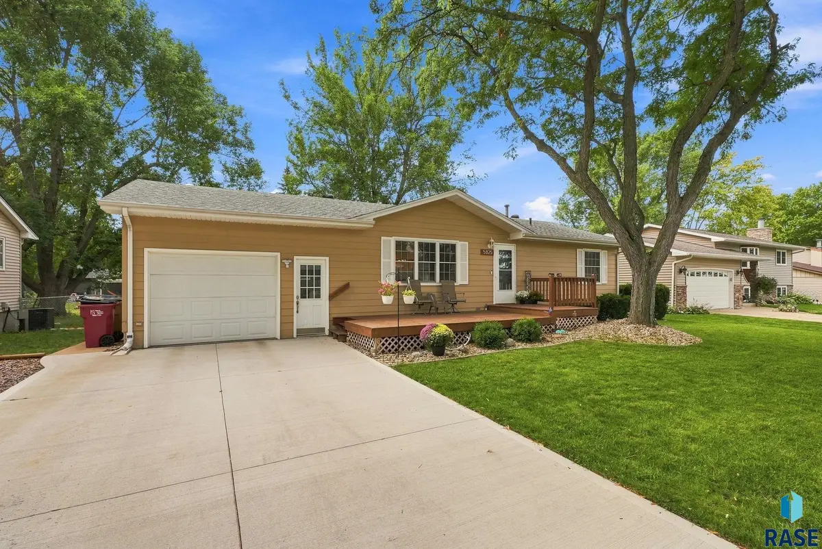 5825 W 50th St, Sioux Falls, SD 57106 - #1