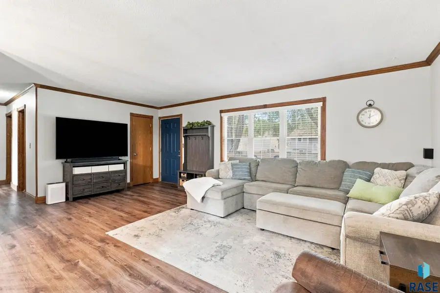 5825 W 50th St, Sioux Falls, SD 57106 - #3