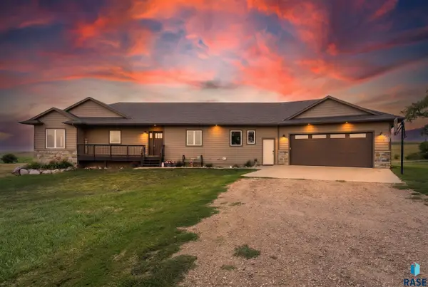 25467 455 Ave, Montrose, SD 57048
