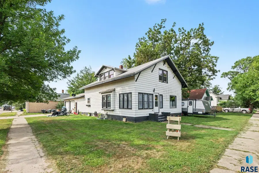 101 W 1st Ave, Flandreau, SD 57028 - #3