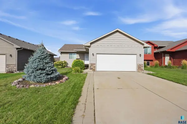 427 Lien Ave, Harrisburg, SD 57032