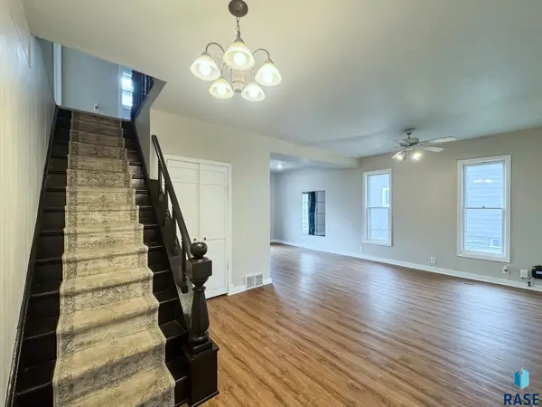 1324 E 6th St, Sioux Falls, SD 57103