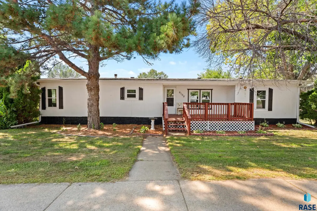 6100 W Canary Pl, Sioux Falls, SD 57107 - #1