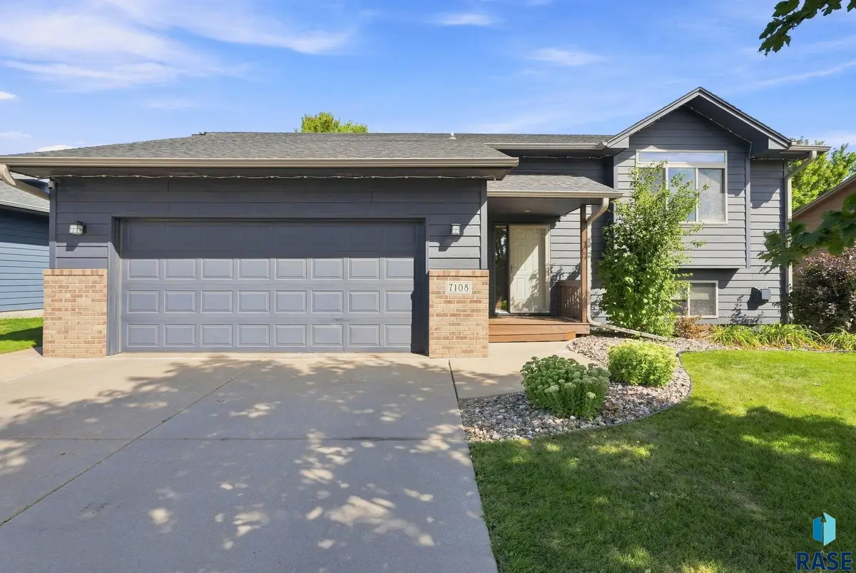7108 W 53rd St, Sioux Falls, SD 57106 - #1