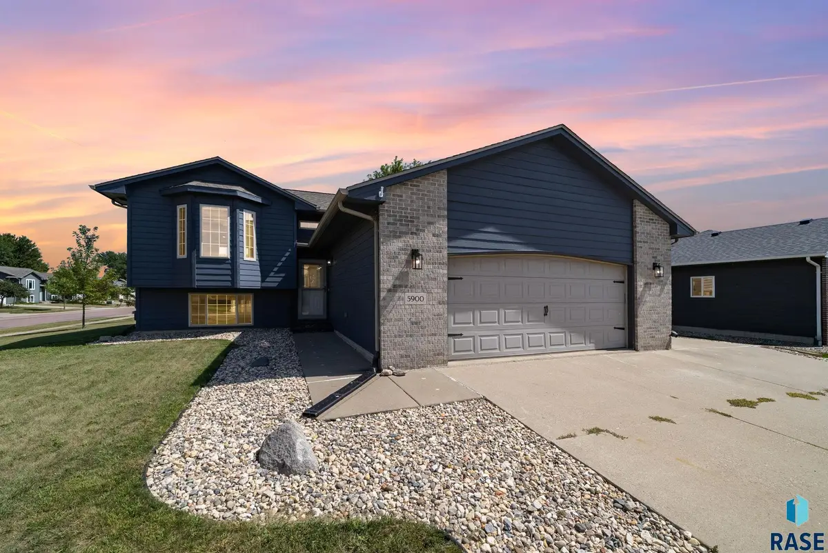 5900 S Hallow Ave, Sioux Falls, SD 57106 - #1