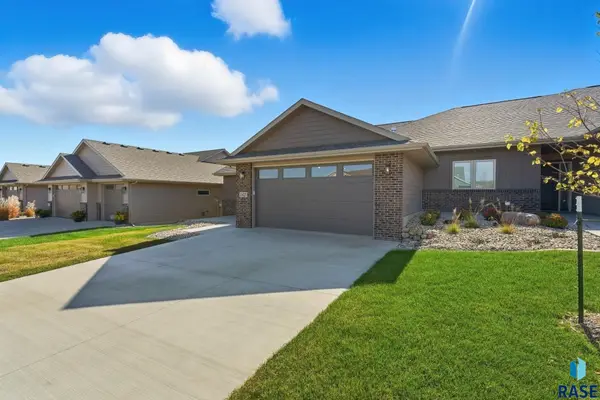 2427 E Joshua Cir, Sioux Falls, SD 57108