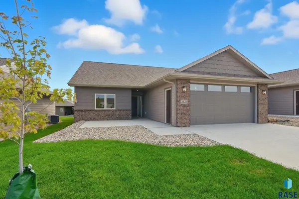 2421 E Joshua Cir, Sioux Falls, SD 57108