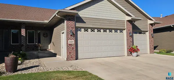 2609 E Whisper Trl, Sioux Falls, SD 57108