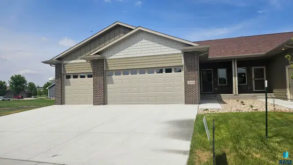 2610 E Whisper Trl, Sioux Falls, SD 57108