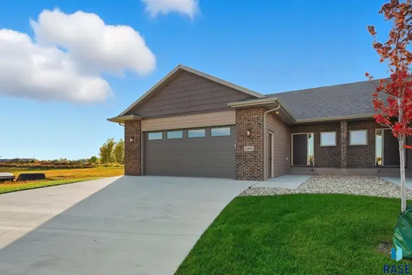 2403 E Joshua Cir, Sioux Falls, SD 57108