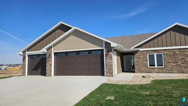 3306 E Prairie Wind St, Sioux Falls, SD 57108