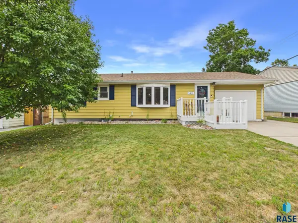 3912 E Claudette Dr, Sioux Falls, SD 57103